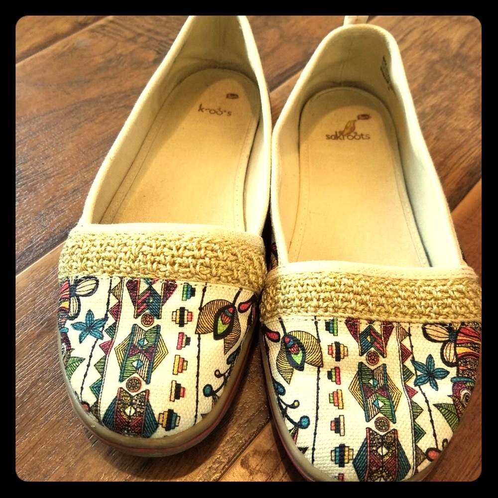 Sakroots Size 8 Slip-ons